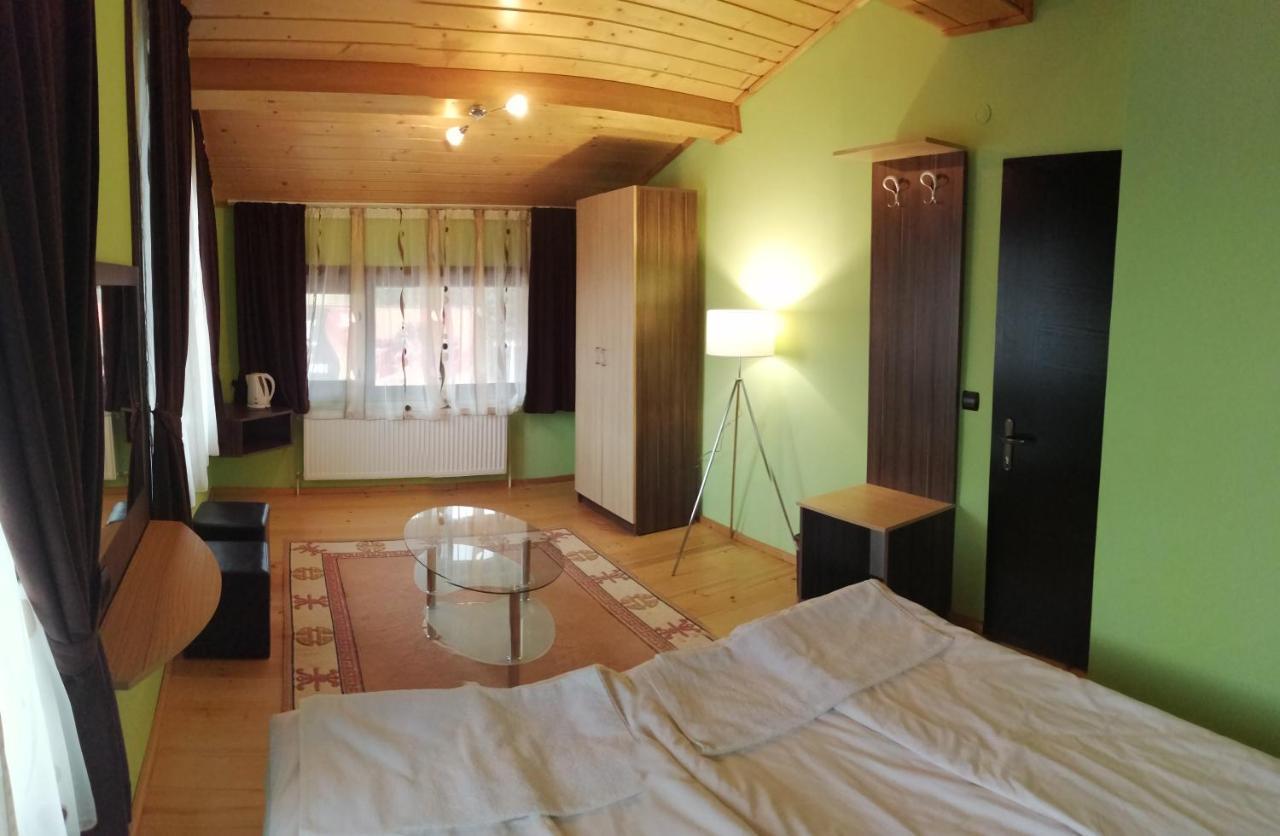 Apartments Black Horse Pamporovo Exterior foto